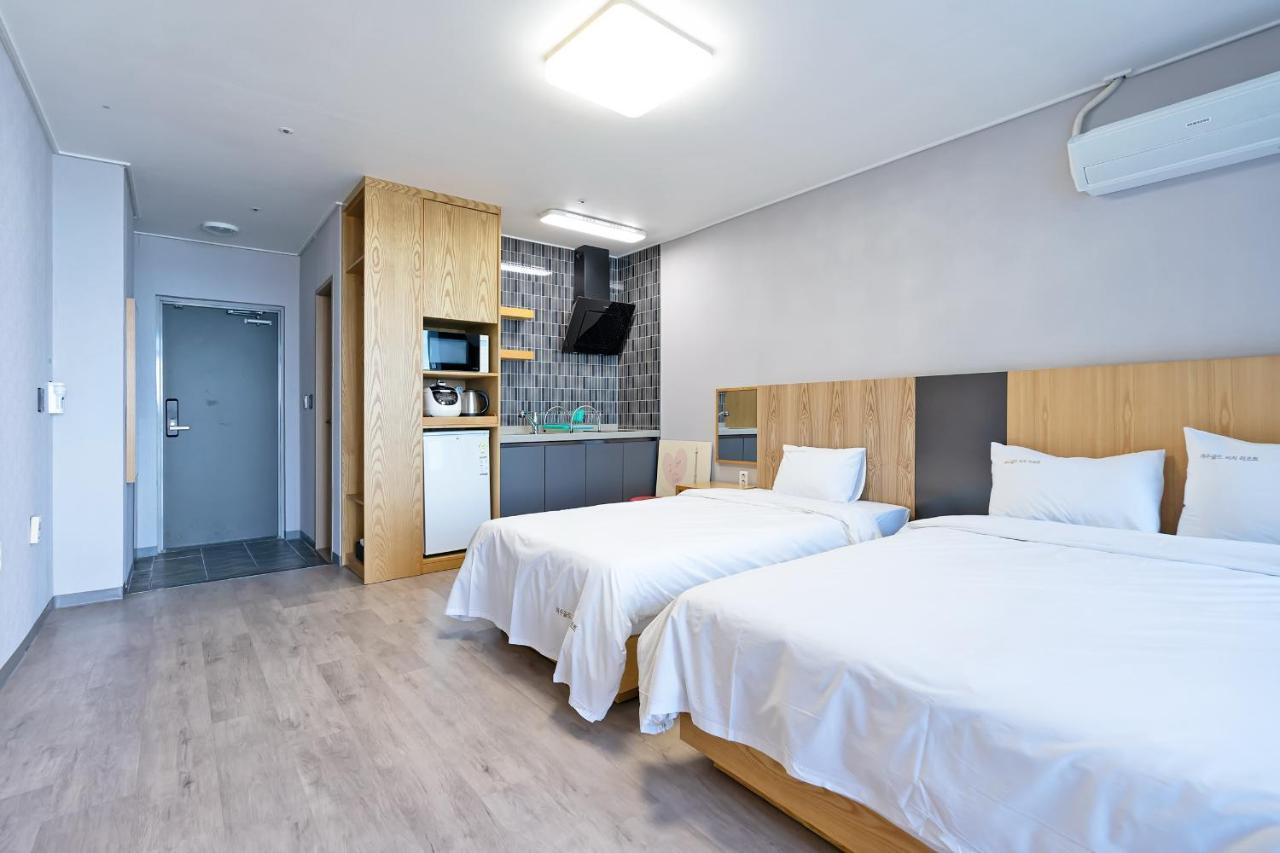 Gold Beach Resort ヨス市 エクステリア 写真