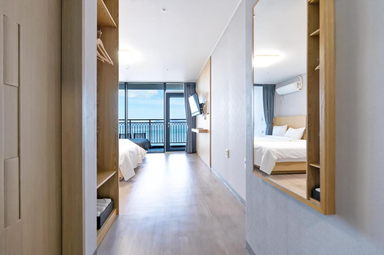 Gold Beach Resort ヨス市 エクステリア 写真