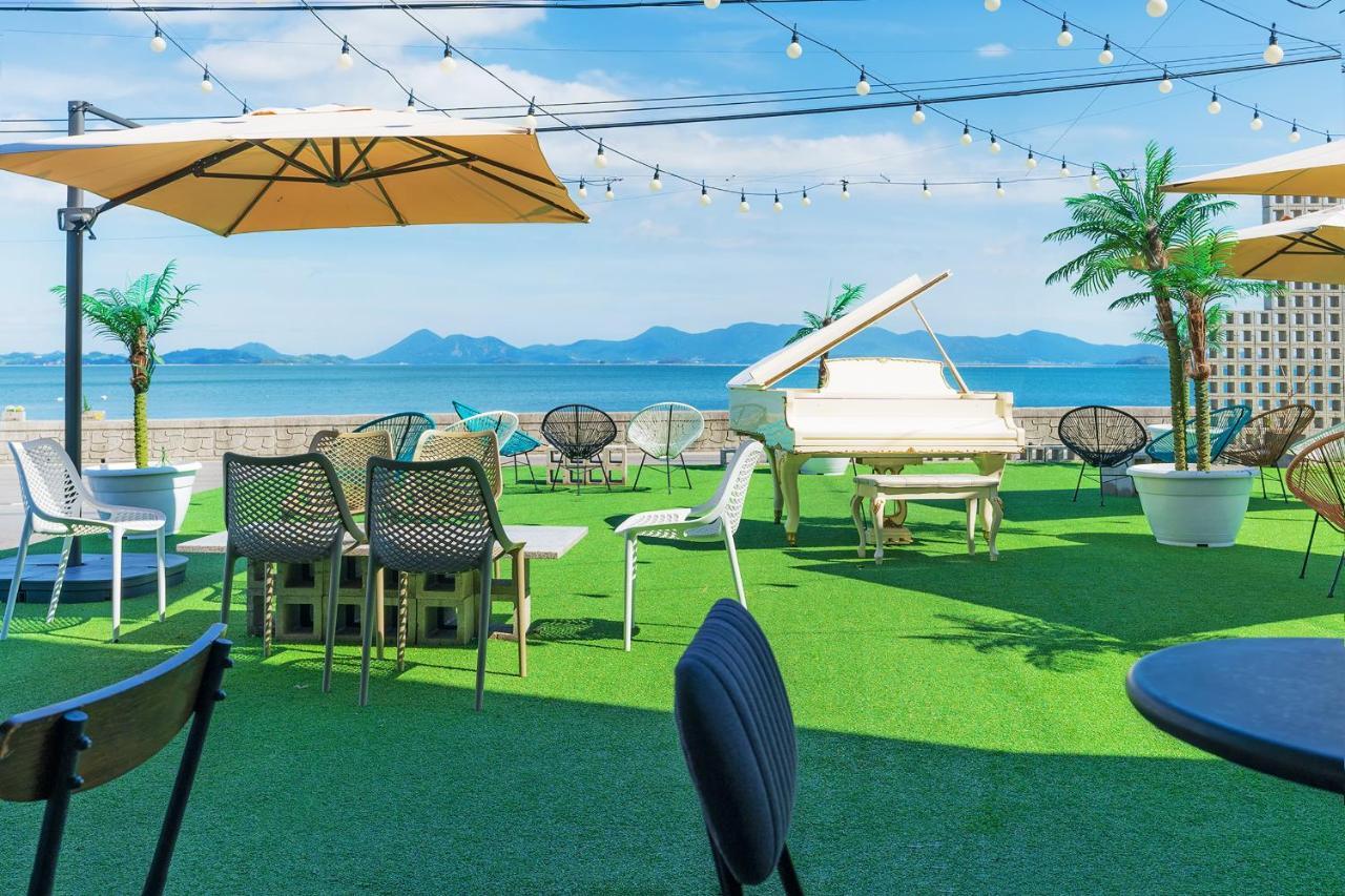 Gold Beach Resort ヨス市 エクステリア 写真