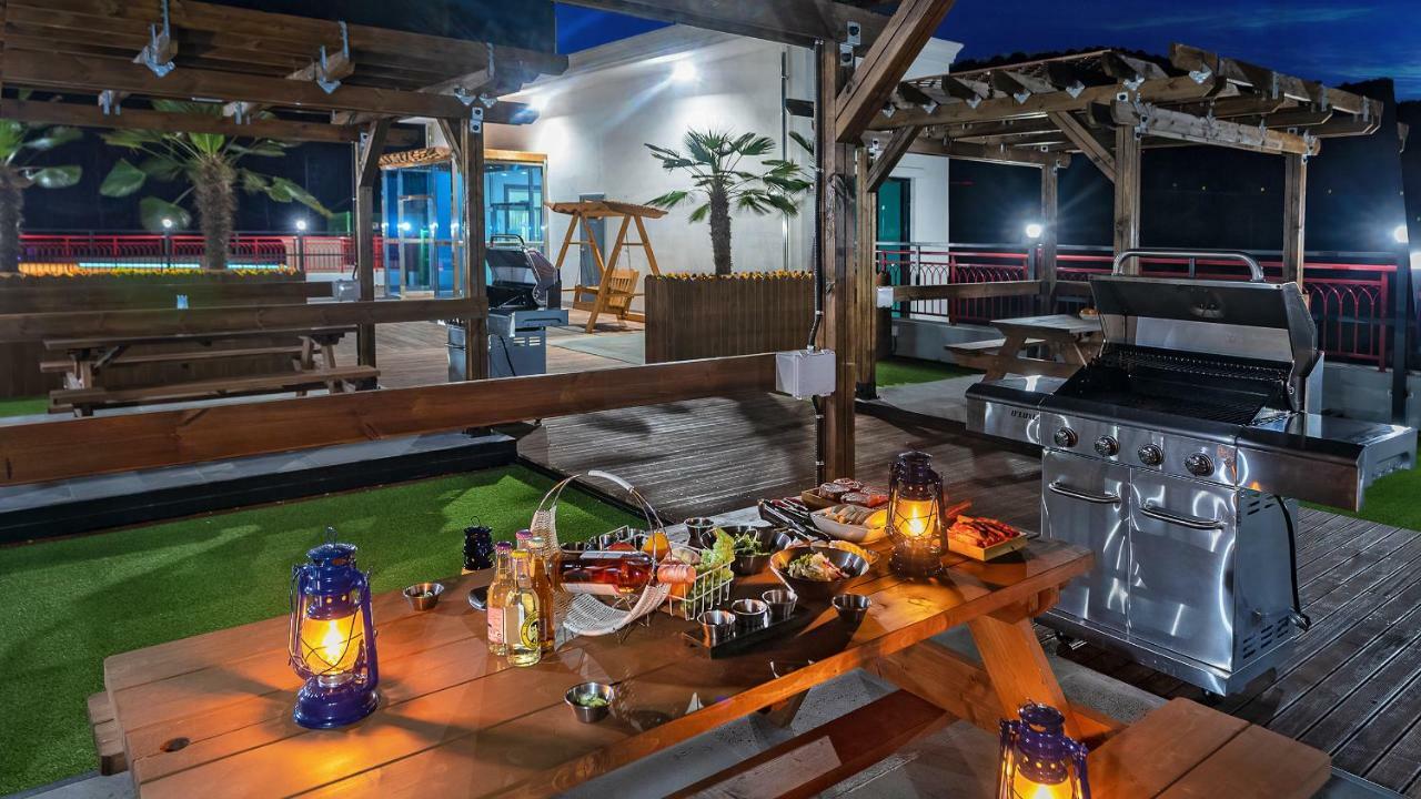Gold Beach Resort ヨス市 エクステリア 写真