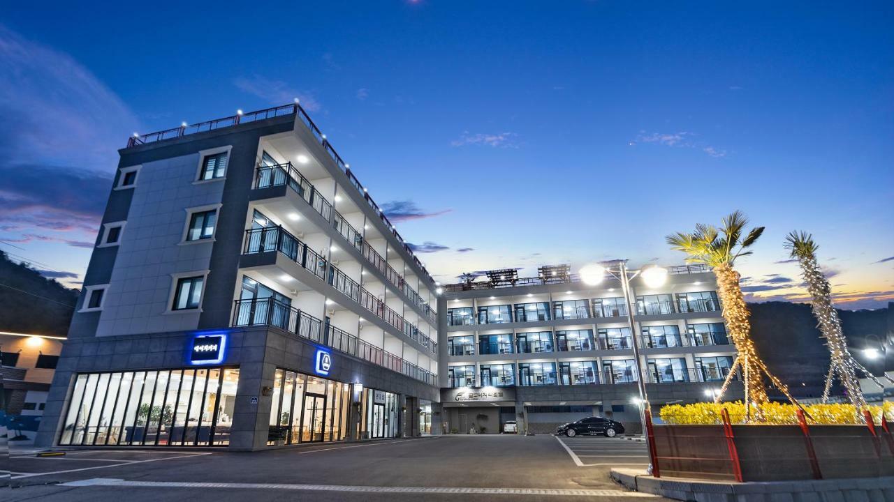 Gold Beach Resort ヨス市 エクステリア 写真